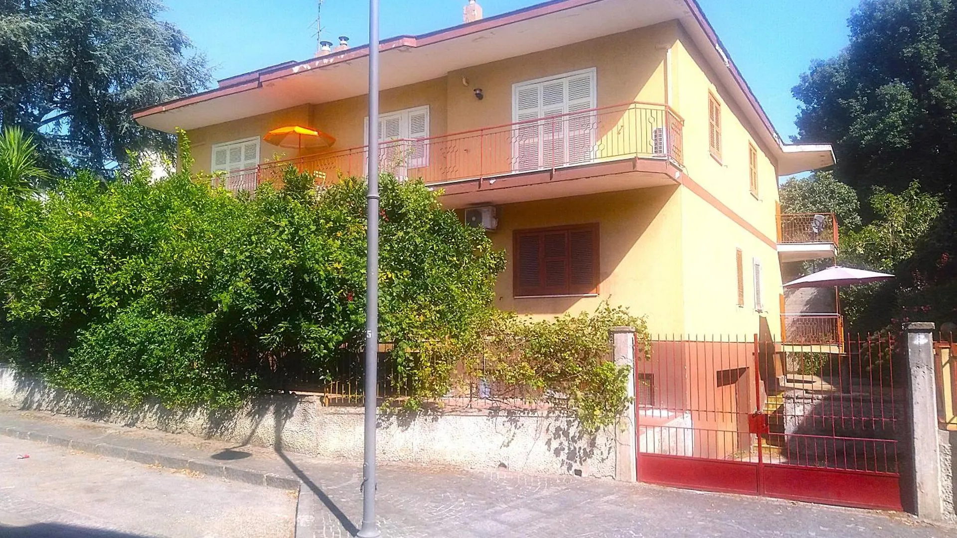 Apartment Casa In Villa Nel Parco Del Vesuvio Pollena Trocchia